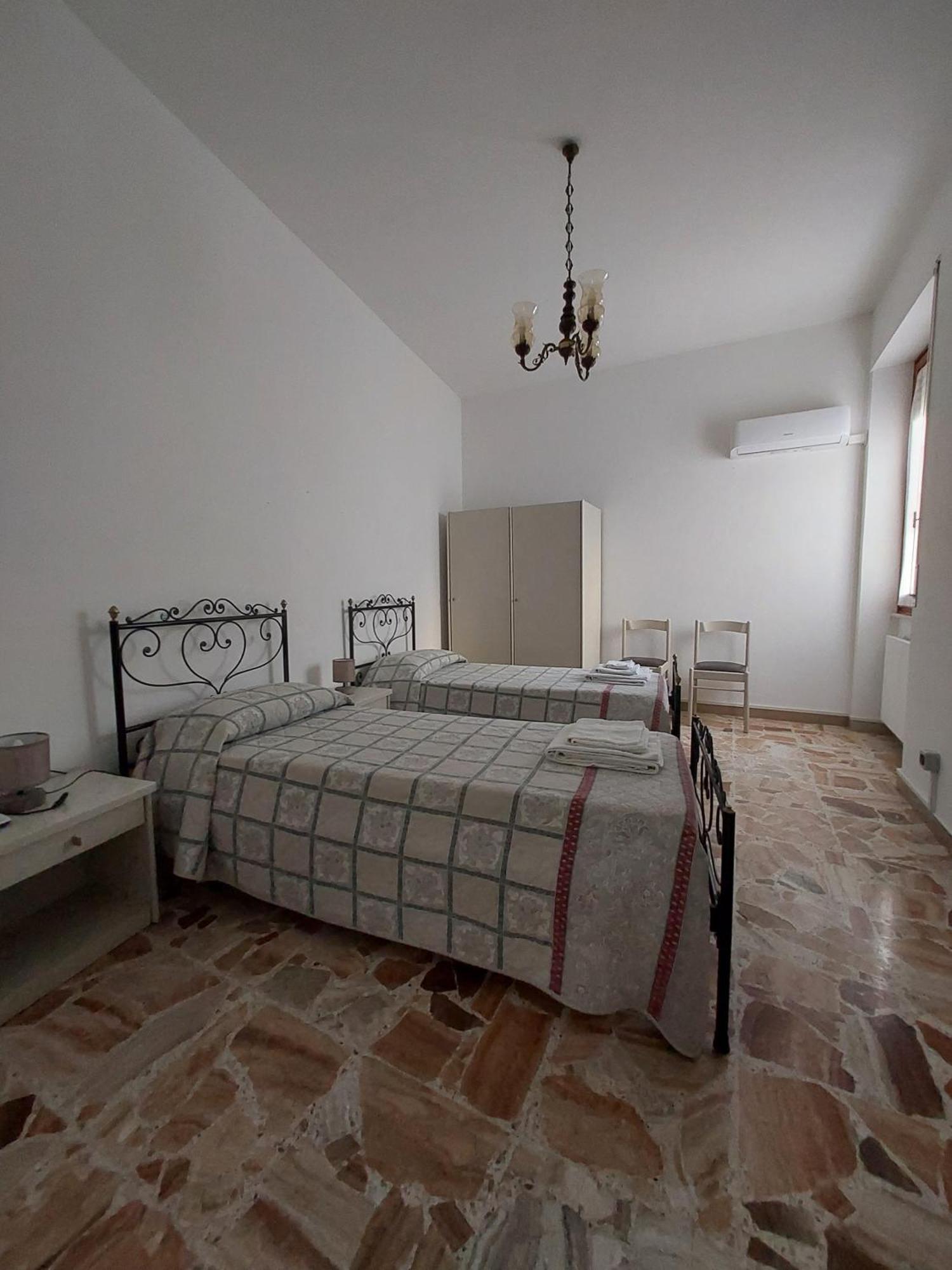 Casa Vacanze Zarinu Orgosolo Exterior foto